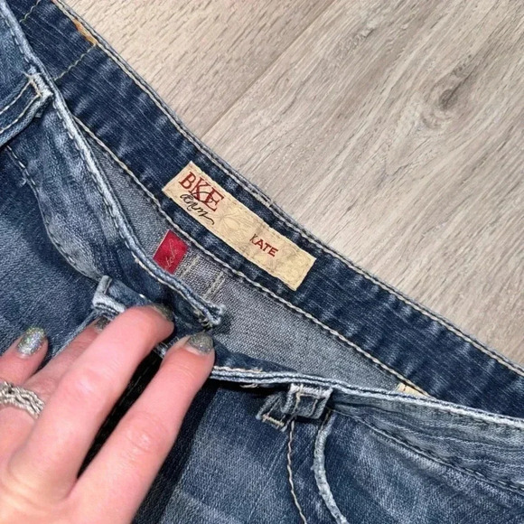 BKE Kate Short Size 30 - Picture 3 of 4